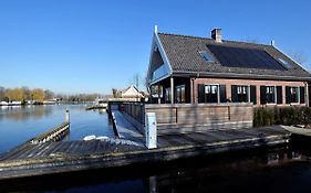 Luxurious Villa With Private Garden In Kaag